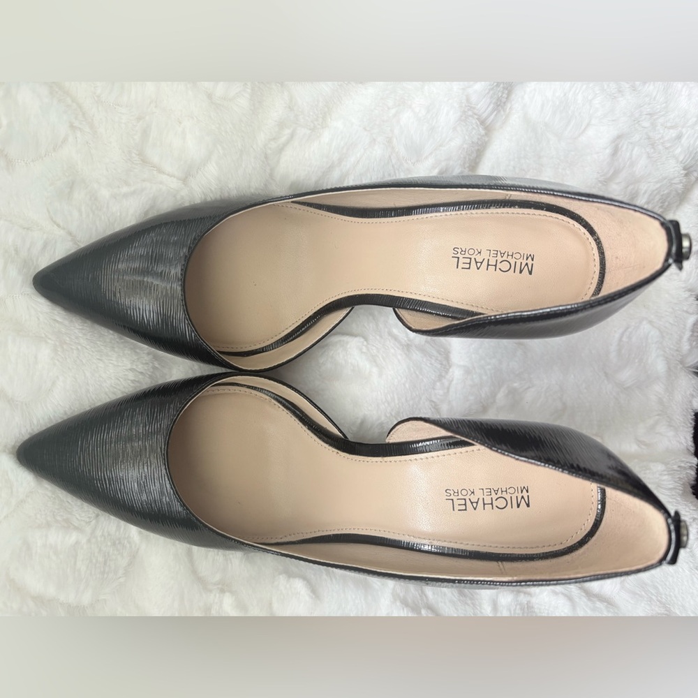 New Michael Kors Black Nathalie Flex
Crafted leather pumps sleek stiletto heel - Picture 9 of 13